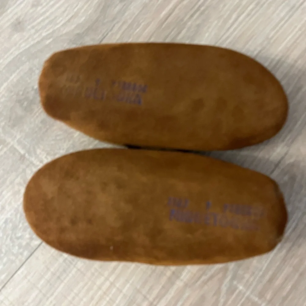 Minnetonka Moccasins Youth 9